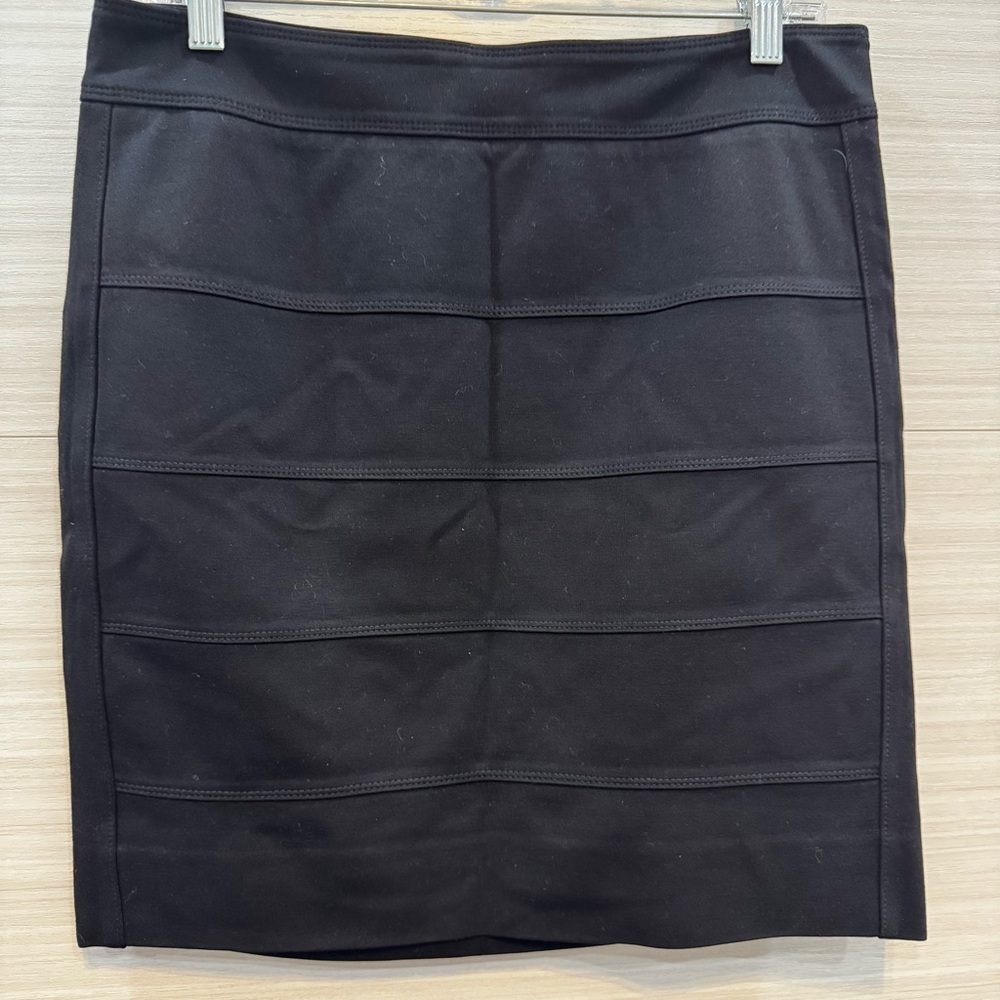 White House Black Market Classic Black Mini Skirt size 8
